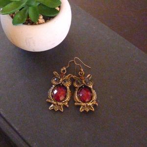 Brass colored Owl earrings w/ rich brown stone